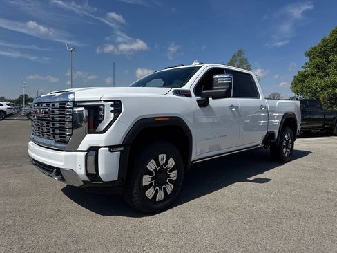 New 2026 GMC Sierra 2500 Denali w/ Denali Reserve Package AWD/4WD image 2