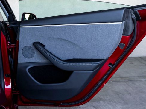 Used 2025 Tesla Model 3 image 22