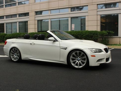 Used 2011 BMW M3 Convertible RWD image 2