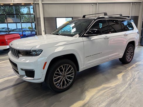 Used 2023 Jeep Grand Cherokee L Summit AWD/4WD image 45