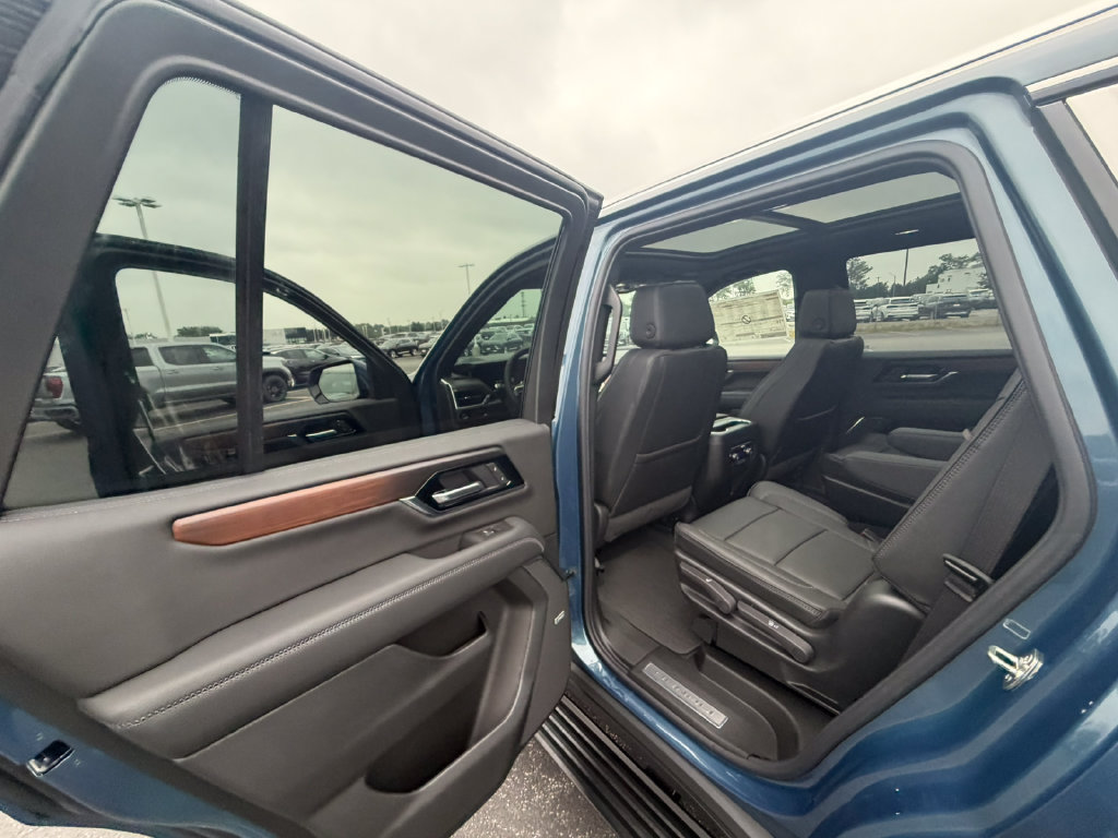 New 2026 GMC Yukon Denali w/ Sun & Power Step Package AWD/4WD image 34