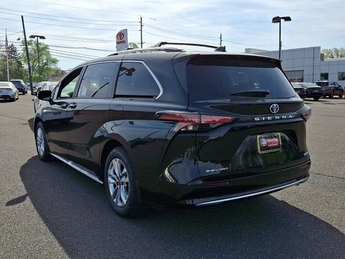 New 2026 Toyota Sienna Limited AWD/4WD image 3