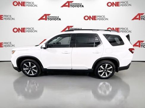 Used 2024 Honda Pilot Touring image 4