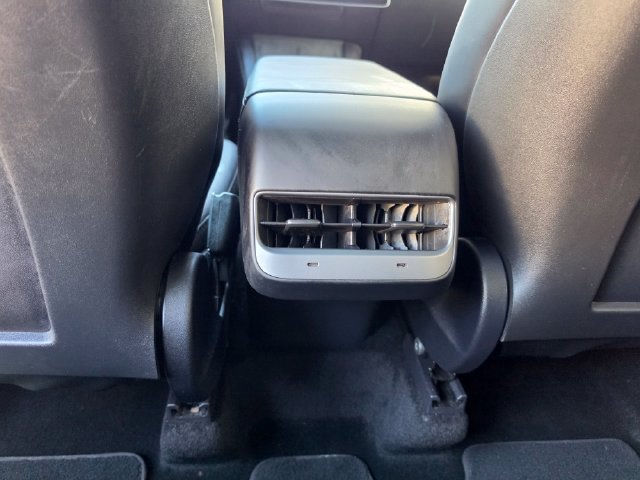 Used 2025 Tesla Model Y Long Range AWD/4WD image 28