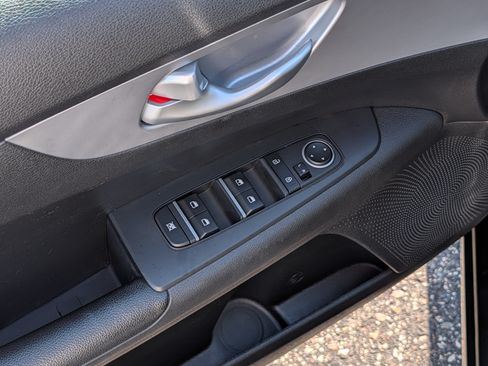 Certified 2023 Kia Forte LXS FWD image 19