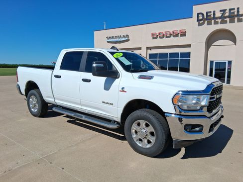 Used 2024 RAM 2500 Big Horn w/ Off Road Package AWD/4WD image 2