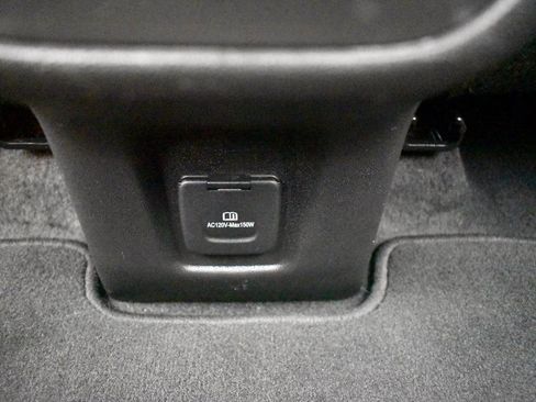 Used 2024 Chevrolet Equinox Premier image 21