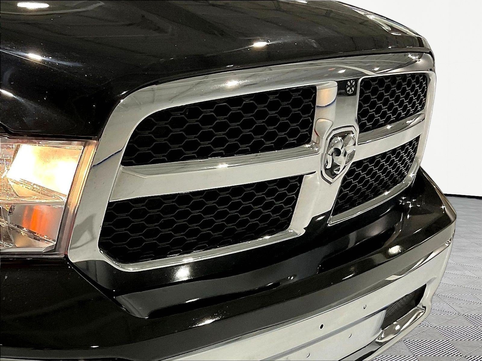 Used 2024 RAM 1500 Classic SLT AWD/4WD image 32