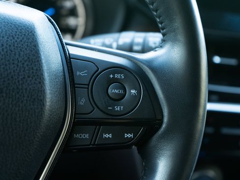 Used 2021 Toyota Venza Limited image 21