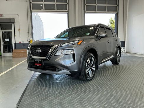 Used 2021 Nissan Rogue SL FWD image 2
