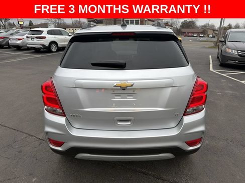 Used 2020 Chevrolet Trax LT w/ LT Convenience Package FWD image 28