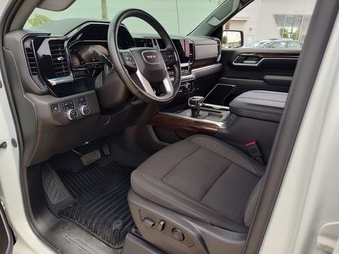 Used 2025 GMC Sierra 1500 Elevation w/ X31 Off-Road Package AWD/4WD image 2
