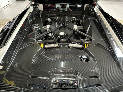 Used 2017 Lamborghini Aventador S image 34