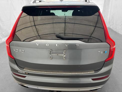 Used 2016 Volvo XC90 T6 Momentum AWD/4WD image 5