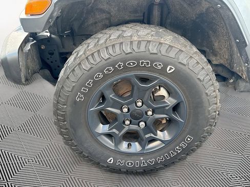 Used 2023 Jeep Wrangler Unlimited w/ Cold Weather Group AWD/4WD image 35