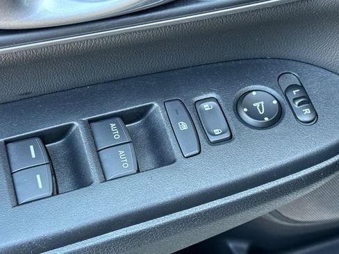 Used 2020 Honda CR-V Touring image 12
