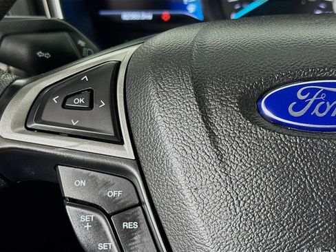 Used 2017 Ford Fusion SE FWD image 13