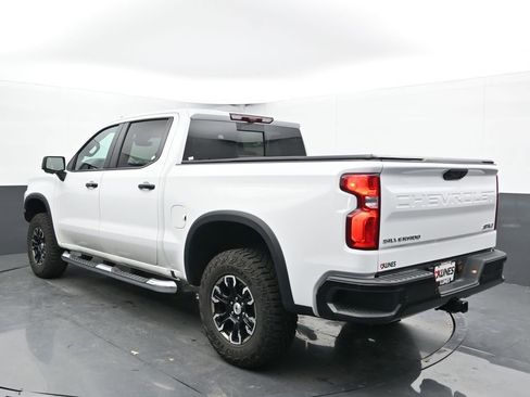 Used 2024 Chevrolet Silverado 1500 ZR2 w/ Technology Package AWD/4WD image 9