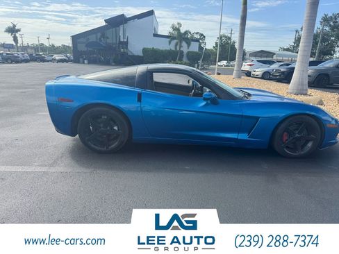 Used 2005 Chevrolet Corvette Coupe w/ Preferred Equipment Group RWD image 1