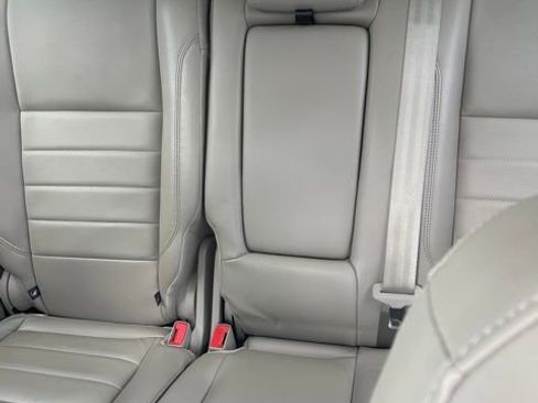 Used 2015 Ford Escape Titanium w/ Equipment Group 301A AWD/4WD image 13