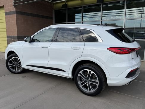 Used 2025 Audi Q5 Premium AWD/4WD image 5