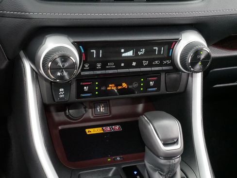 Certified 2025 Toyota RAV4 Limited w/ Advanced Technology Package AWD/4WD image 23