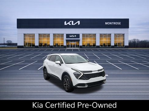 Certified 2025 Kia Sportage EX AWD/4WD image 3