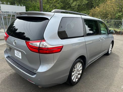 Used 2015 Toyota Sienna XLE w/ XLE Navigation Package AWD/4WD image 5