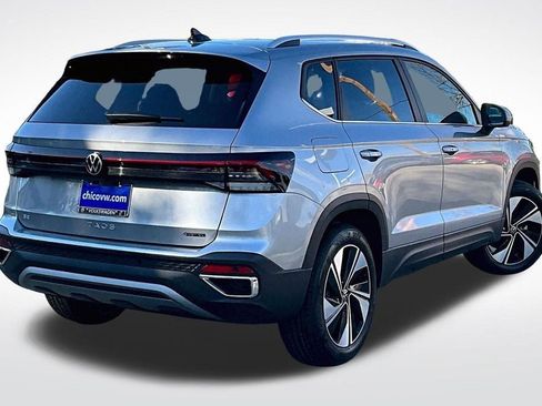 New 2026 Volkswagen Taos SE AWD/4WD image 10