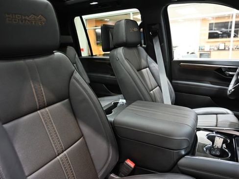 New 2026 Chevrolet Suburban High Country image 10