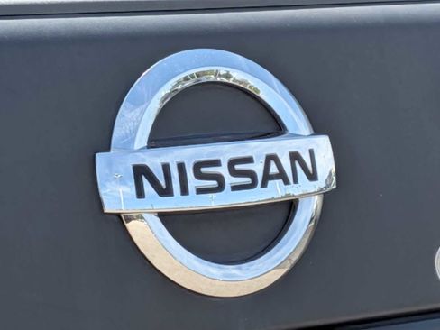 Used 2011 Nissan Frontier SV AWD/4WD image 11