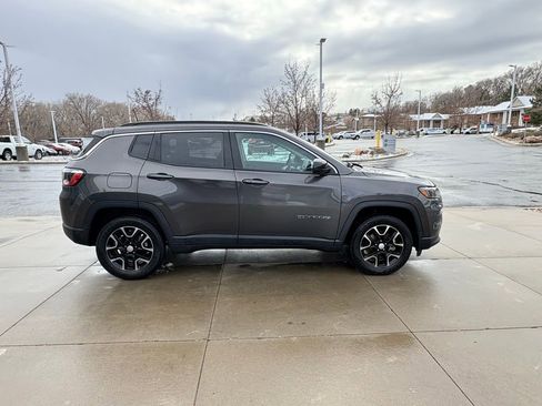 Used 2022 Jeep Compass Latitude w/ Sun and Sound Group image 4