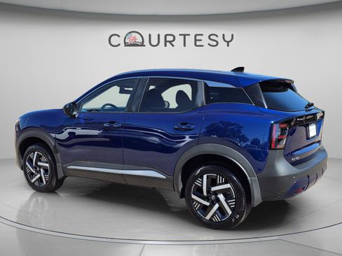 Certified 2026 Nissan Kicks SV FWD image 5