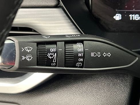 Used 2025 GMC Acadia Elevation image 55