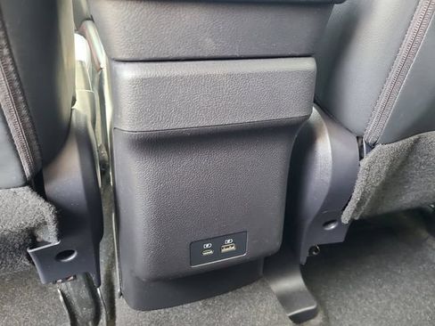 Used 2024 Mitsubishi Outlander Sport SE AWD/4WD image 9