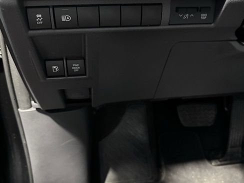 Used 2022 Toyota Sienna LE image 28