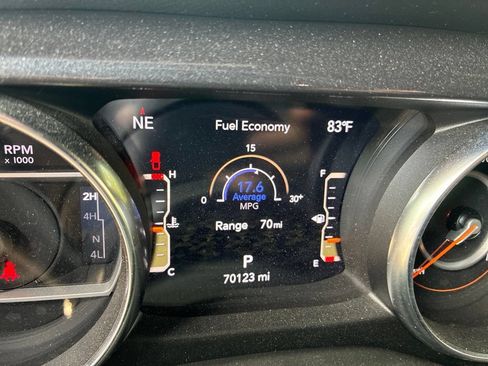 Used 2022 Jeep Gladiator Sport AWD/4WD image 5