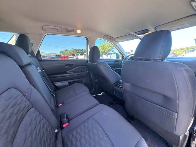 Used 2025 Nissan Pathfinder SV w/ Black Appearance Package FWD image 16