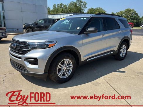 Used 2023 Ford Explorer XLT image 1