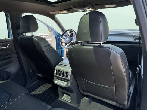 Used 2024 Volkswagen Atlas Cross Sport SEL Premium R-Line image 44