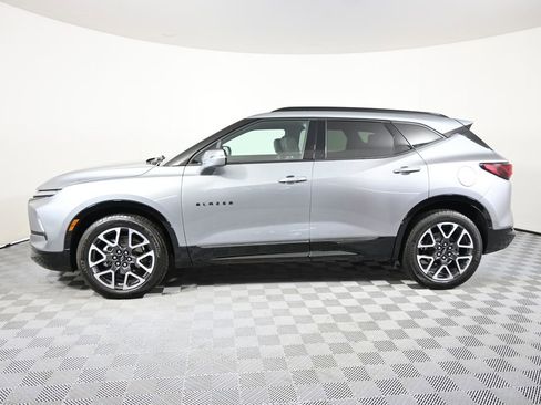 Used 2023 Chevrolet Blazer RS w/ Driver Confidence II Package AWD/4WD image 2