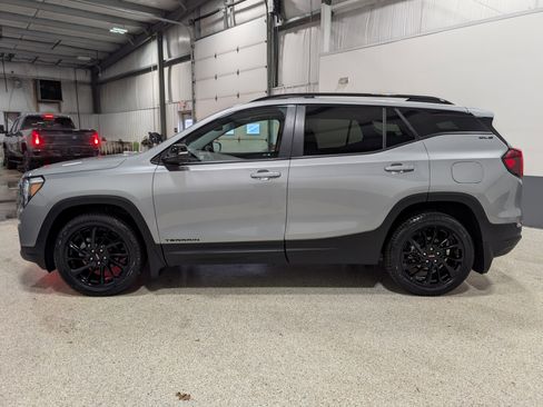 Used 2023 GMC Terrain SLE w/ Driver Convenience Package AWD/4WD image 5