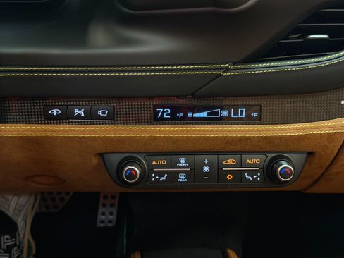 Used 2022 Ferrari F8 Tributo RWD image 22