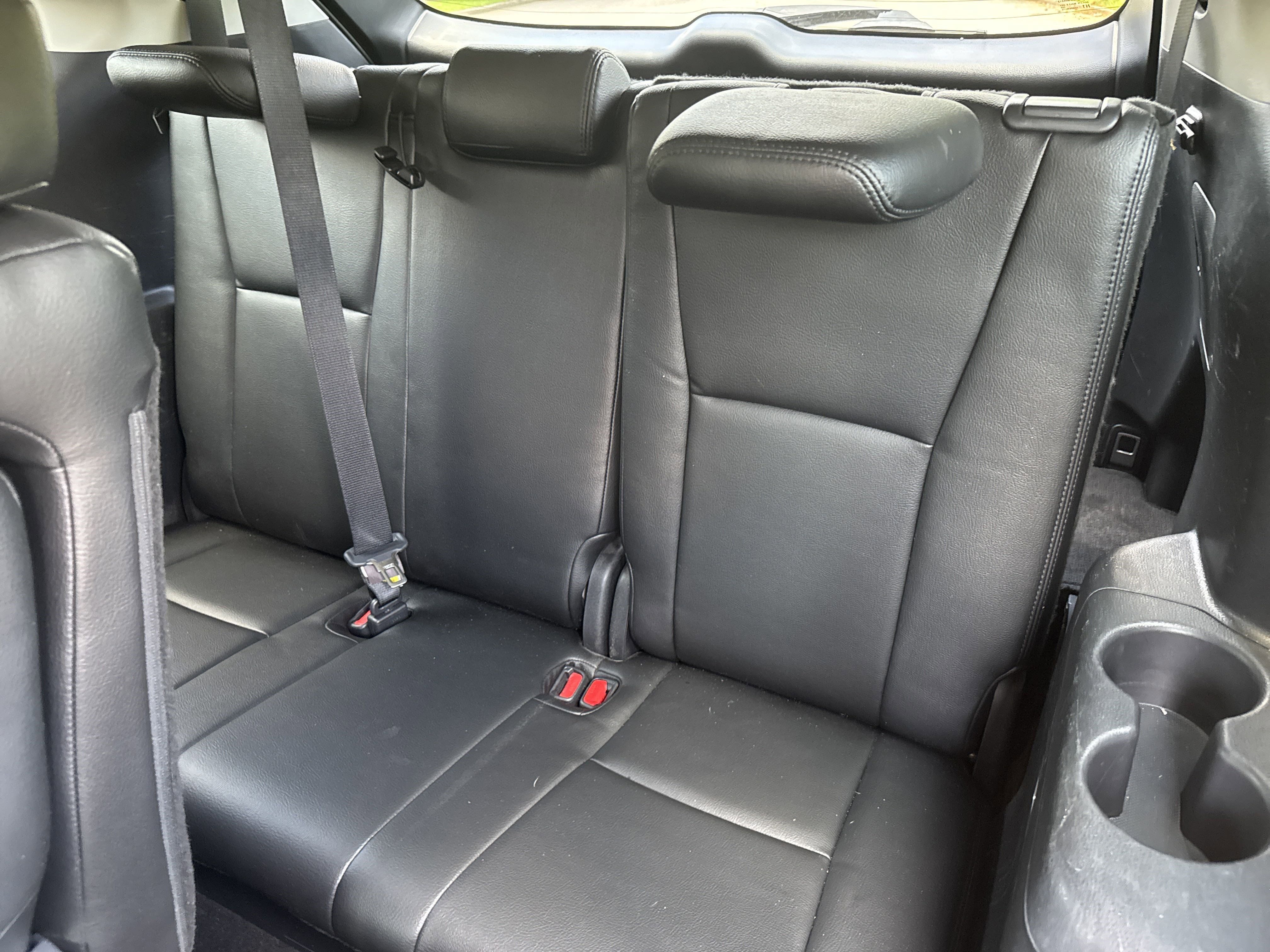 Used 2020 Toyota Highlander LE FWD image 23