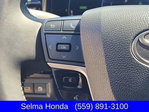 Used 2025 Toyota Camry SE FWD image 14