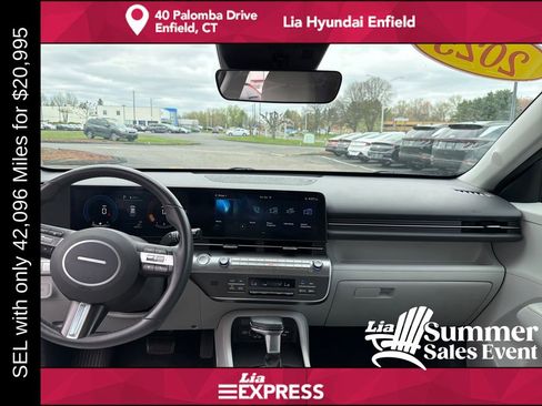 Used 2025 Hyundai Kona SEL AWD/4WD image 14