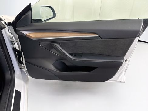 Used 2021 Tesla Model 3 Standard Range Plus RWD image 32