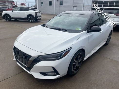 Used 2023 Nissan Sentra SR w/ SR Premium Package image 2