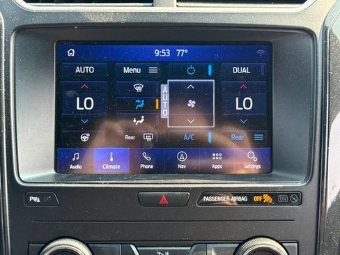 Used 2019 Ford Explorer XLT w/ Equipment Group 202A AWD/4WD image 33