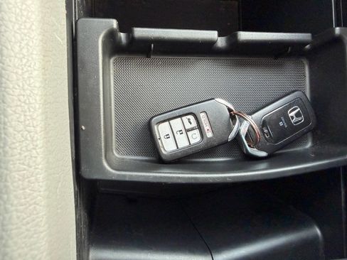Used 2016 Honda Pilot Elite image 40